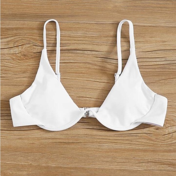 🤍 SOLD 🤍 Underwire Bikini Top - Picture 2 of 12